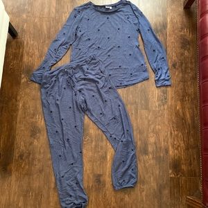 Super cozy Make & Model Blue Star Lounge Set